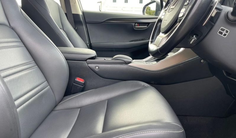 
								2016 LEXUS NX200T full									