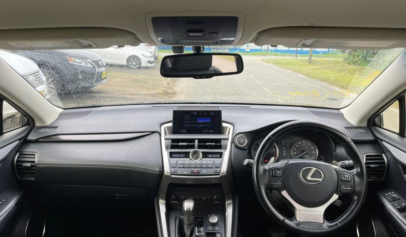 
								2016 LEXUS NX200T full									